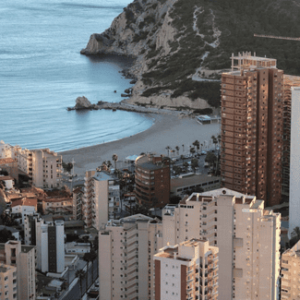Descubre por qué esta directiva tiene como objetivo mejorar la eficiencia energética de los edificios en la UE
