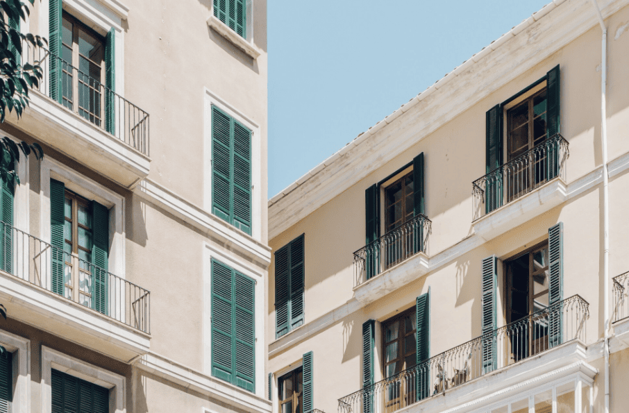 Rehabilitación energética, energías renovables u optimización de zonas comunes entre algunas de las medidas principales para el ahorro en comunidades de vecinos