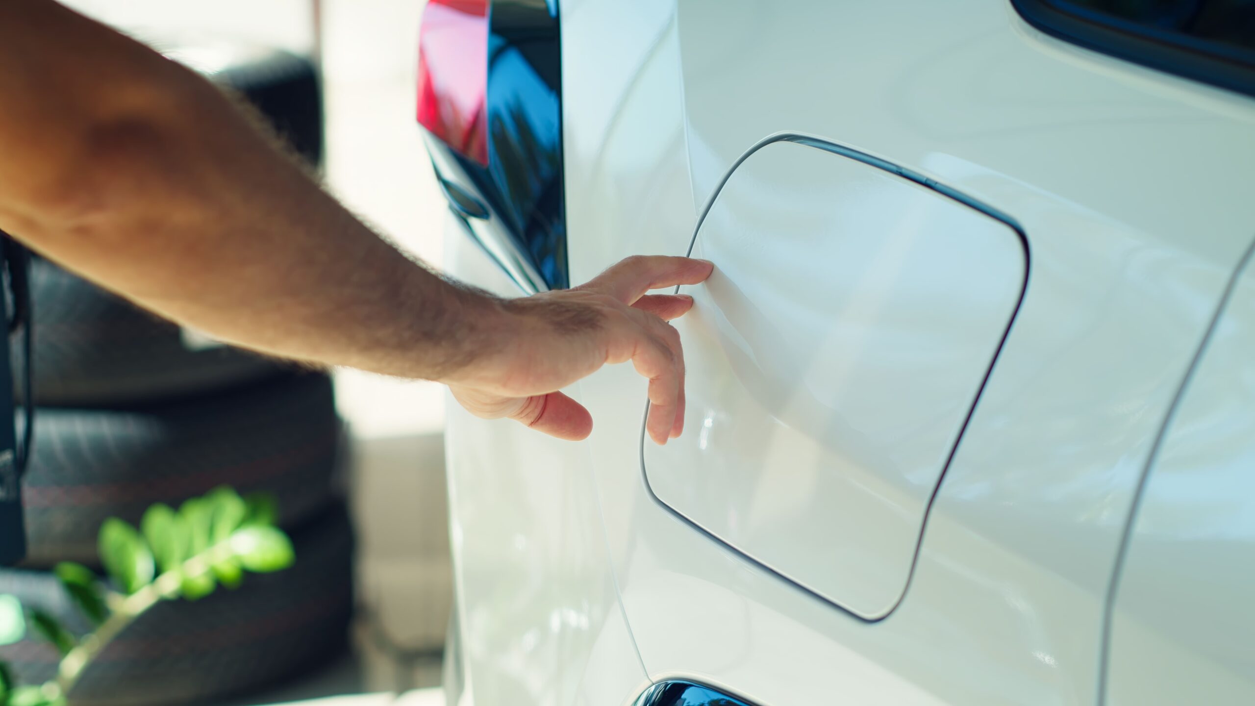 El aumento de vehículos eléctricos en España y de puntos de recarga ha hecho que cada vez más surjan dudas sobre el tipo de carga óptima