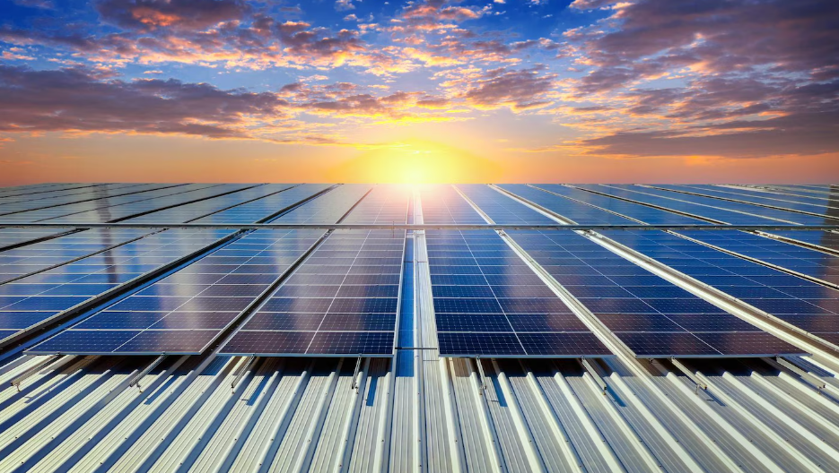 El mantenimiento de las instalaciones fotovoltaicas permite cuidar los equipos para una vida útil correcta y una optimización acorde de la instalación; si experimentas alguna de estas señales no dudes en solicitar revisión urgentemente